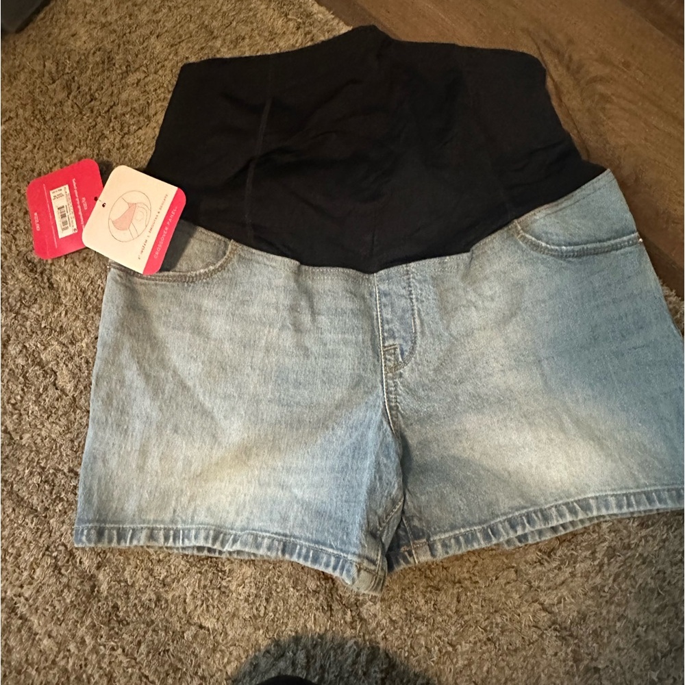 Isabel maternity by Ingrid & Isabel shorts NWT
